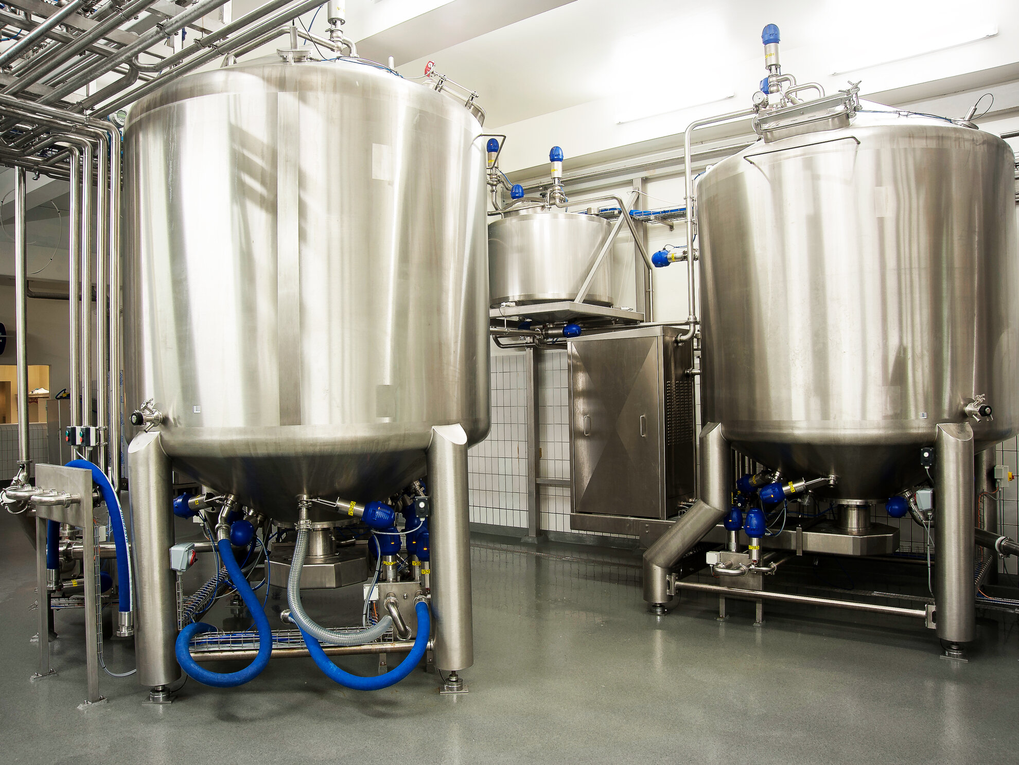 Load cells under mixers
