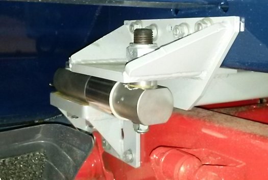 Fixed mounting of Eilersen load cells on truck with an Eilersen chassis mounted weighing system