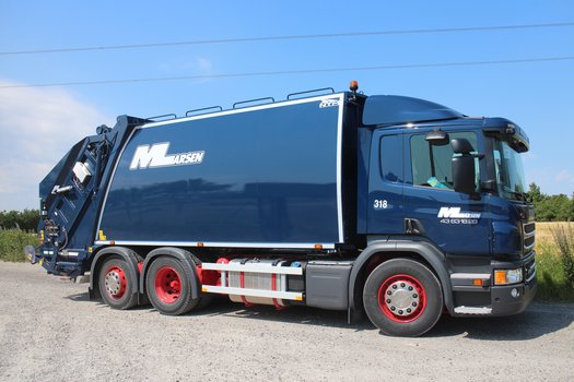 Garbage truck with Eilersen load cells mounted on the chassis