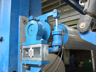 Web tension measurement application small roller